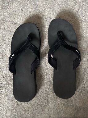 Nike Black Women's Thong Sandals with Logo